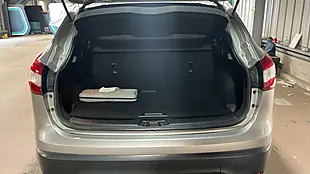 Used 2015 Nissan Qashqai N-Tec+ Silver - Interior and Exterior details 7