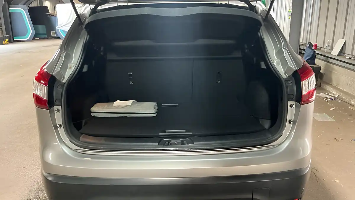 Used 2015 Nissan Qashqai N-Tec+ Silver - Interior and Exterior details 7