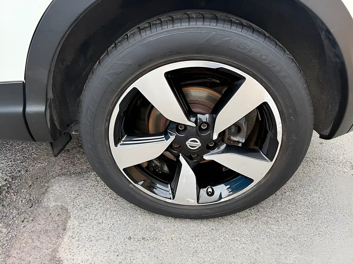 Used 2015 Nissan Qashqai N-Tec+ White - Interior and Exterior details 14