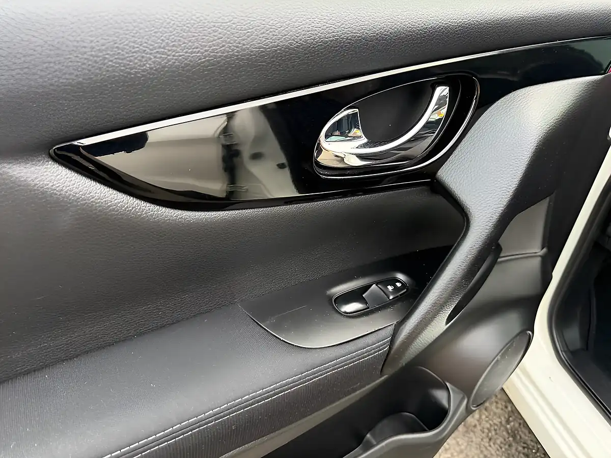 Used 2015 Nissan Qashqai N-Tec+ White - Interior and Exterior details 18