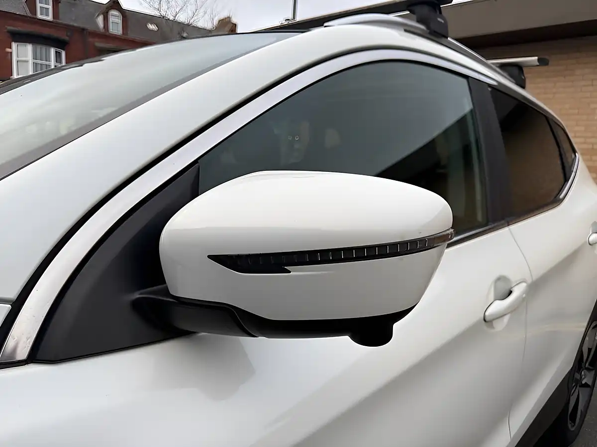Used 2015 Nissan Qashqai N-Tec+ White - Interior and Exterior details 19