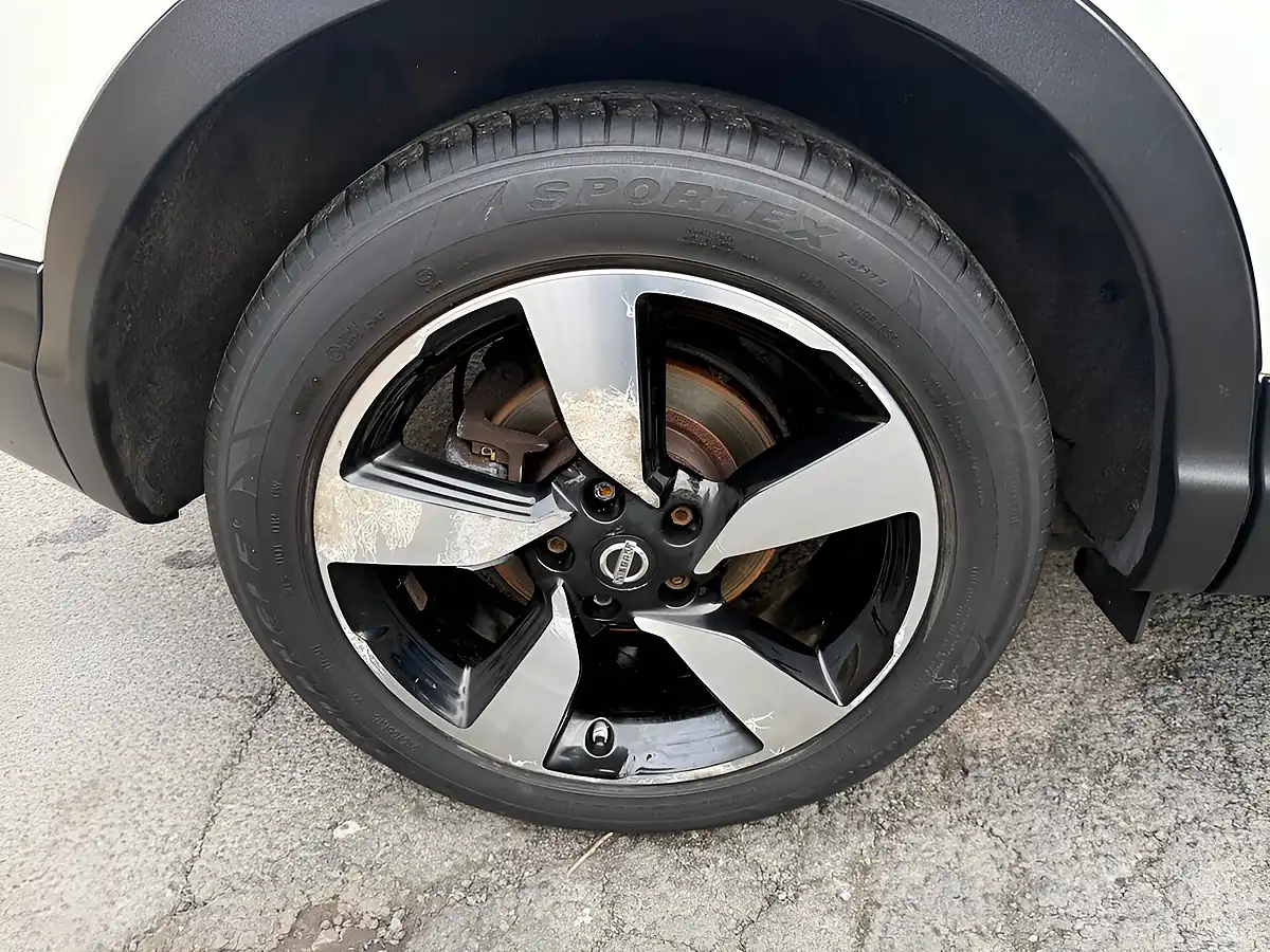 Used 2015 Nissan Qashqai N-Tec+ White - Interior and Exterior details 3