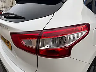 Used 2015 Nissan Qashqai N-Tec+ White - Interior and Exterior details 8