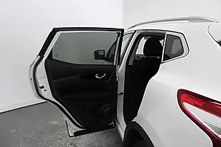 Used 2015 Nissan Qashqai N-Tec+ White - Interior and Exterior details 12