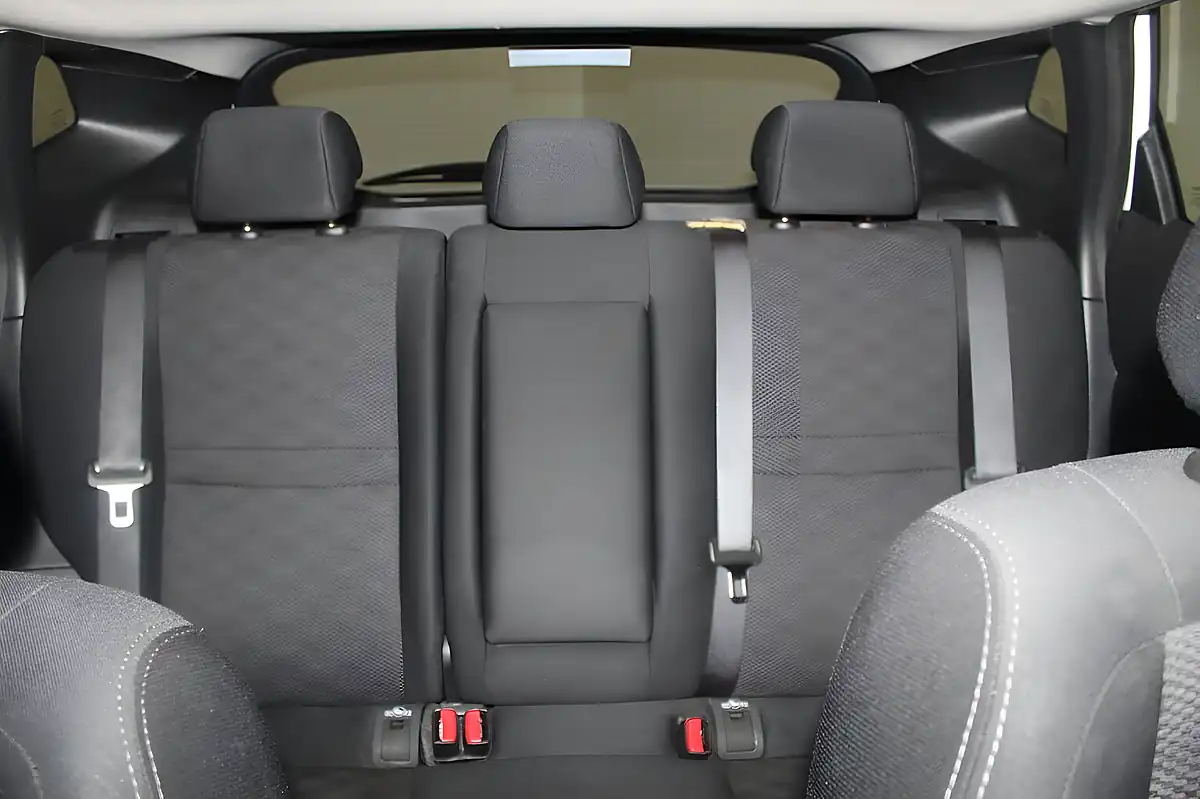 Used 2015 Nissan Qashqai N-Tec+ White - Interior and Exterior details 19