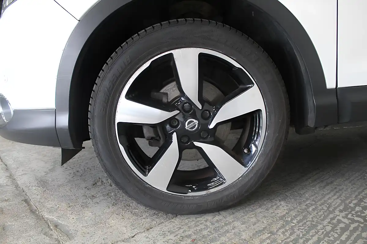 Used 2015 Nissan Qashqai N-Tec+ White - Interior and Exterior details 20