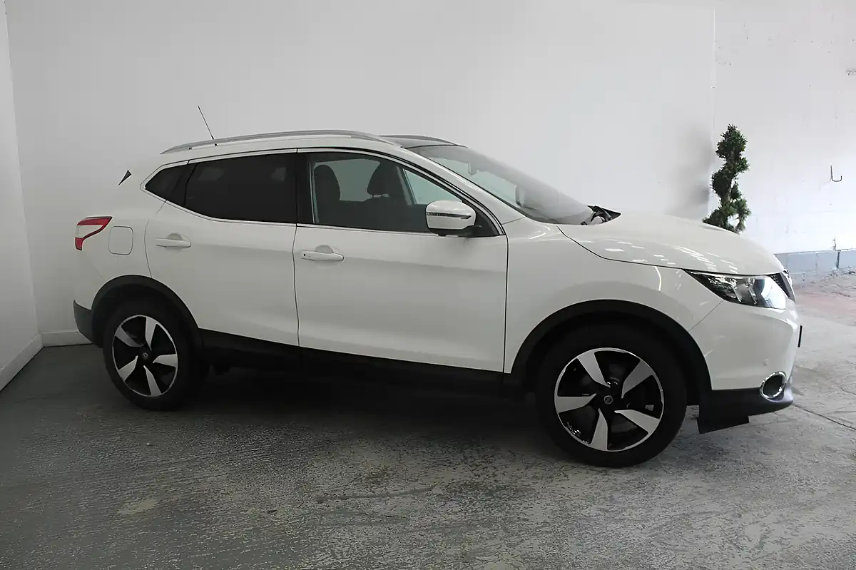 Used 2015 Nissan Qashqai N-Tec+ White - Interior and Exterior details 3