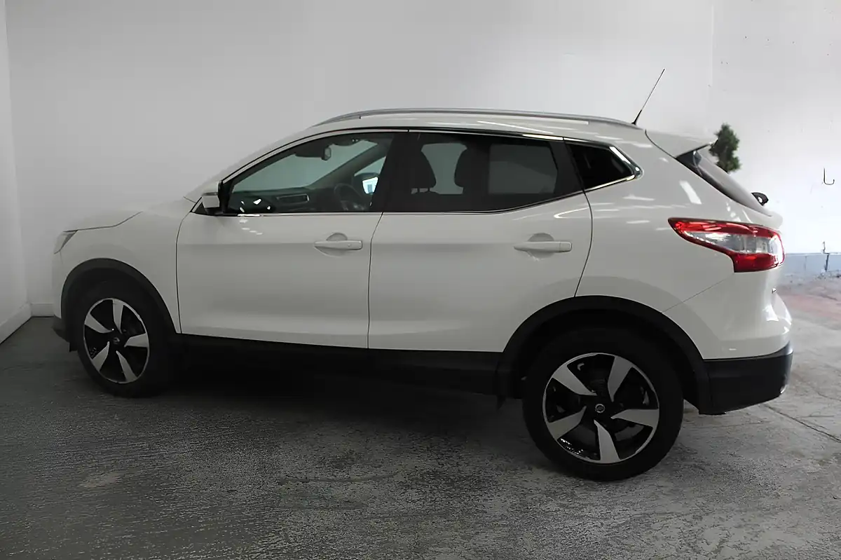 Used 2015 Nissan Qashqai N-Tec+ White - Interior and Exterior details 7
