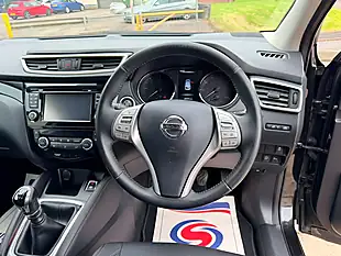 Used 2015 Nissan Qashqai Tekna Black - Interior and Exterior details 14