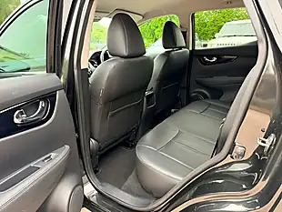Used 2015 Nissan Qashqai Tekna Black - Interior and Exterior details 20