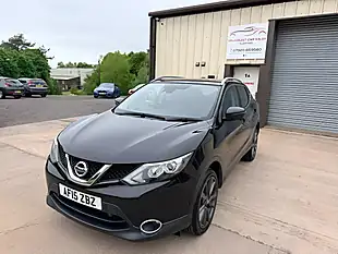 Used 2015 Nissan Qashqai Tekna Black - Interior and Exterior details 5