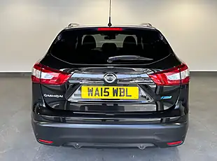 Used 2015 Nissan Qashqai Tekna Black - Interior and Exterior details 4