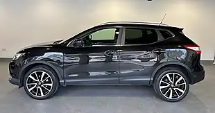 Used 2015 Nissan Qashqai Tekna Black - Interior and Exterior details 6