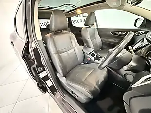 Used 2015 Nissan Qashqai Tekna Black - Interior and Exterior details 16