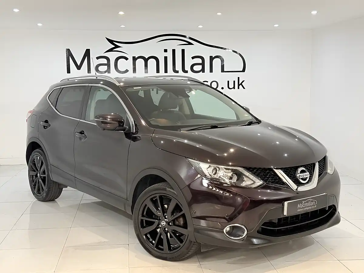Used 2015 Nissan Qashqai Tekna Black - Interior and Exterior details 2