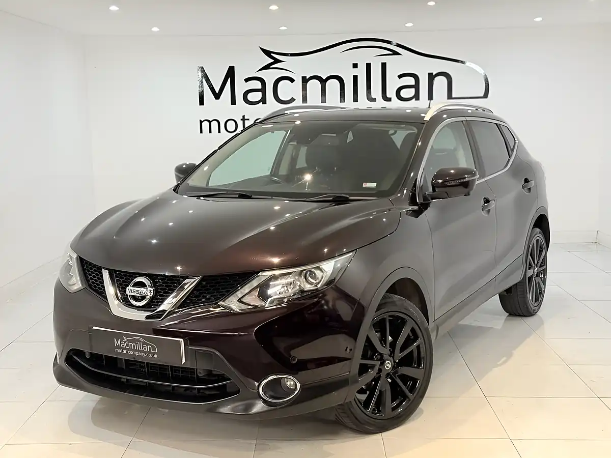 Used 2015 Nissan Qashqai Tekna Black - Interior and Exterior details 6
