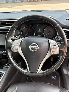 Used 2015 Nissan Qashqai Tekna Blue - Interior and Exterior details 12