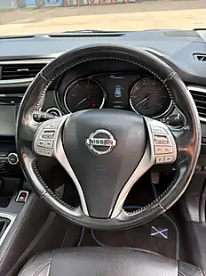 Used 2015 Nissan Qashqai Tekna Blue - Interior and Exterior details 14