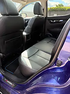 Used 2015 Nissan Qashqai Tekna Blue - Interior and Exterior details 8