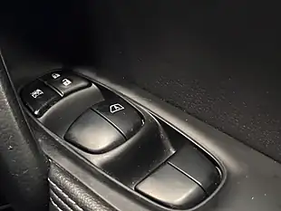 Used 2015 Nissan Qashqai Tekna Blue - Interior and Exterior details 16