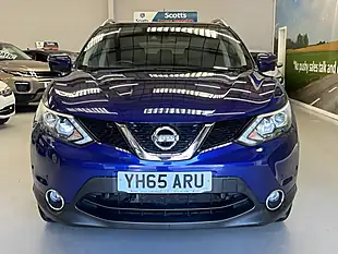 Used 2015 Nissan Qashqai Tekna Blue - Interior and Exterior details 2