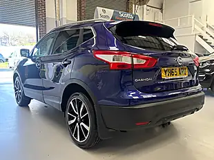 Used 2015 Nissan Qashqai Tekna Blue - Interior and Exterior details 7