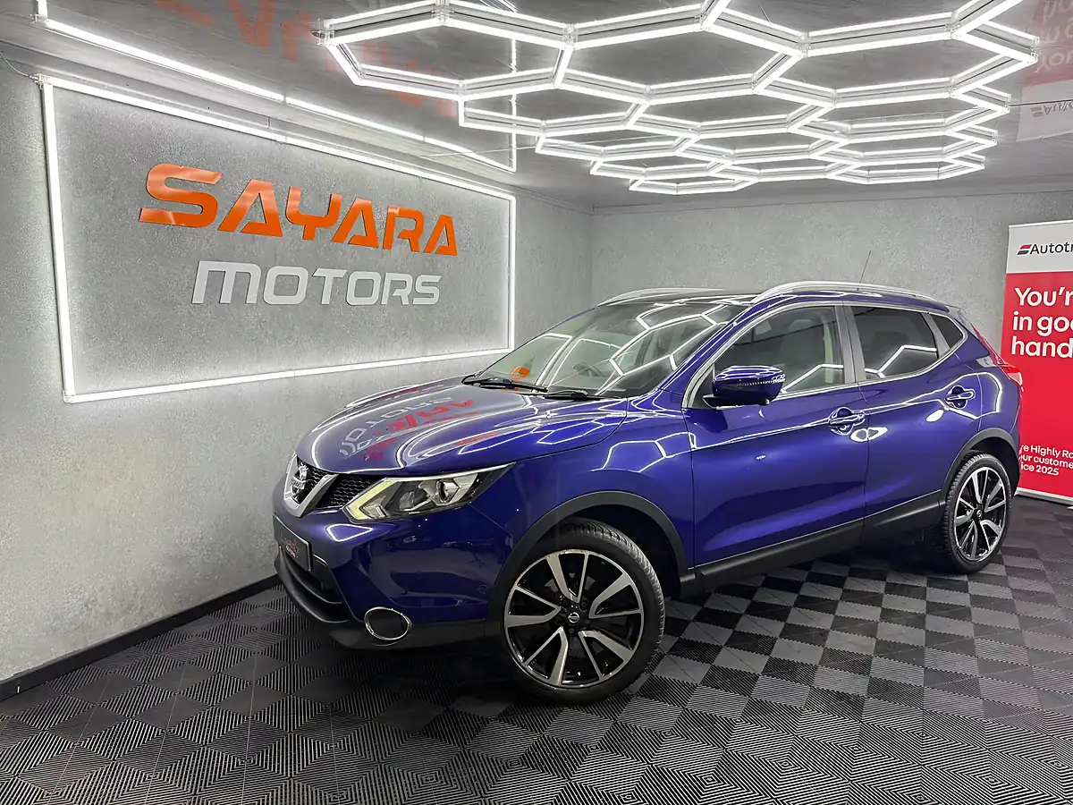 Used 2015 Nissan Qashqai Tekna Blue - Front View