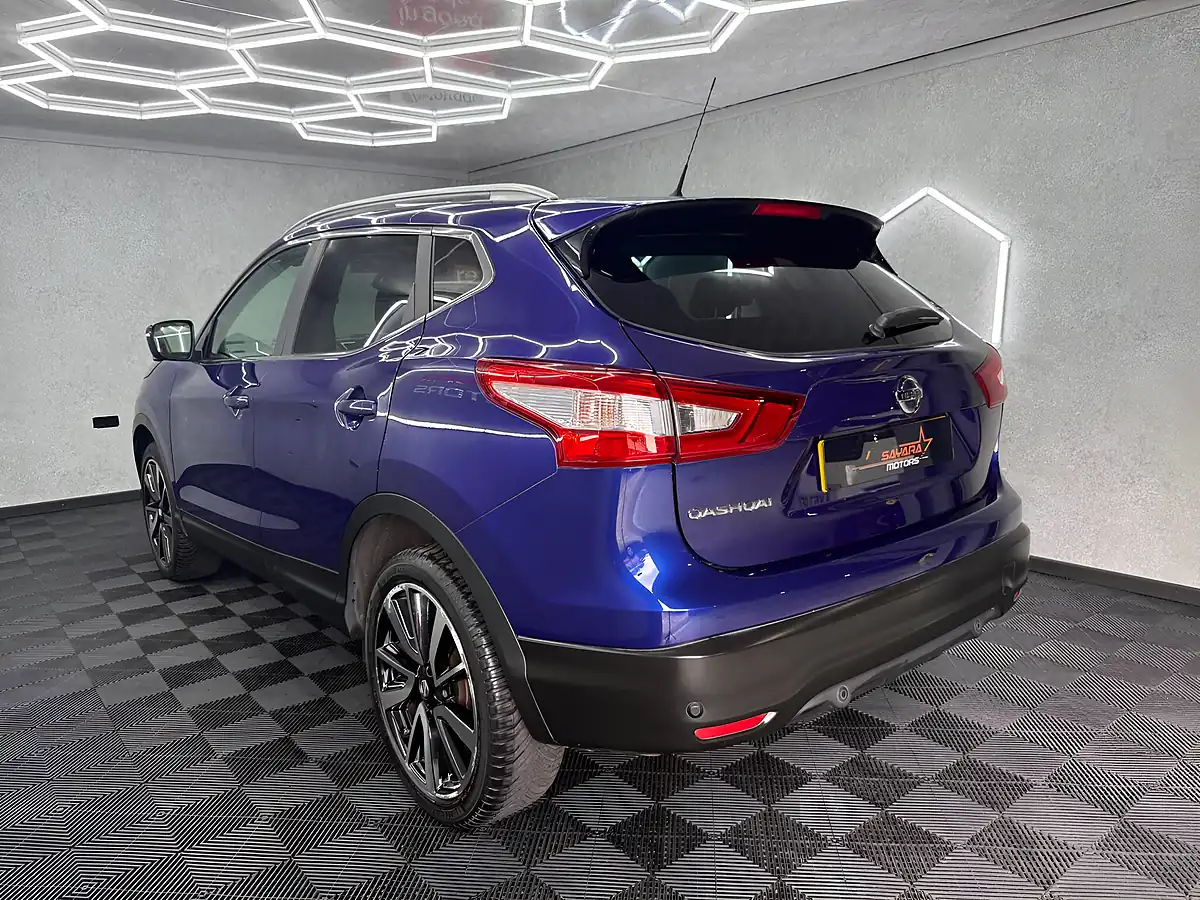 Used 2015 Nissan Qashqai Tekna Blue - Interior and Exterior details 10