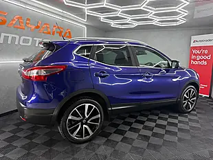 Used 2015 Nissan Qashqai Tekna Blue - Interior and Exterior details 12