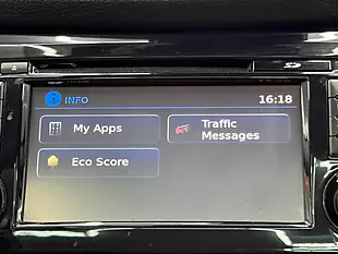 Used 2015 Nissan Qashqai Tekna Blue - Interior and Exterior details 17