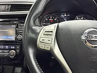 Used 2015 Nissan Qashqai Tekna Blue - Interior and Exterior details 19
