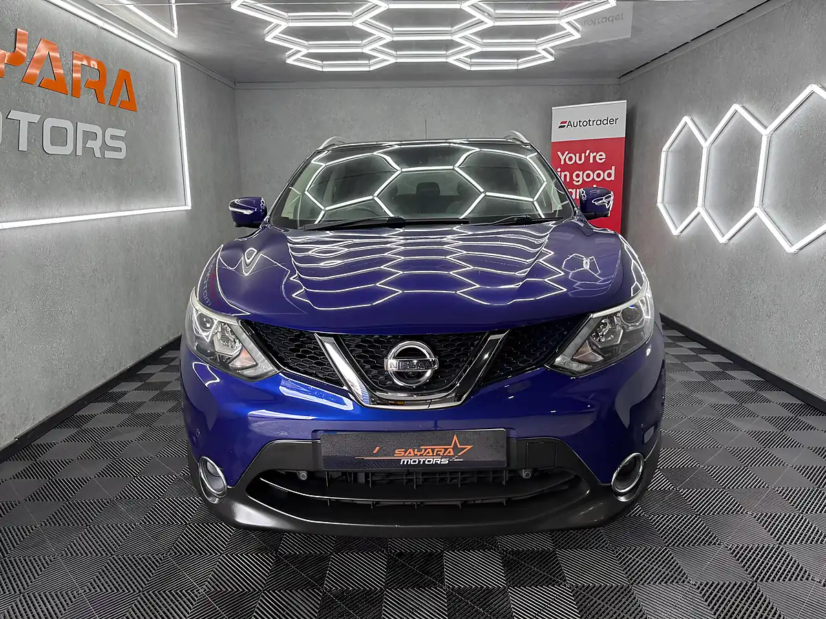Used 2015 Nissan Qashqai Tekna Blue - Interior and Exterior details 3