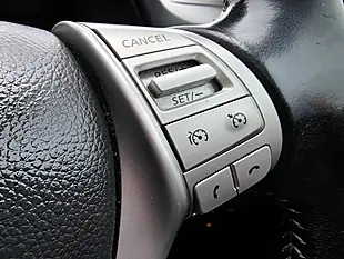 Used 2015 Nissan Qashqai Tekna Blue - Interior and Exterior details 12