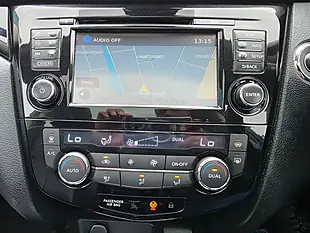 Used 2015 Nissan Qashqai Tekna Blue - Interior and Exterior details 14