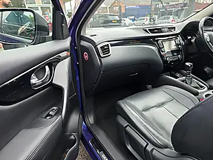 Used 2015 Nissan Qashqai Tekna Blue - Interior and Exterior details 20