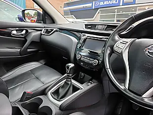 Used 2015 Nissan Qashqai Tekna Blue - Interior and Exterior details 4