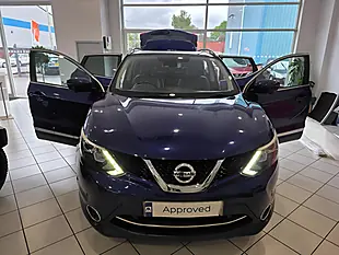 Used 2015 Nissan Qashqai Tekna Blue - Interior and Exterior details 5