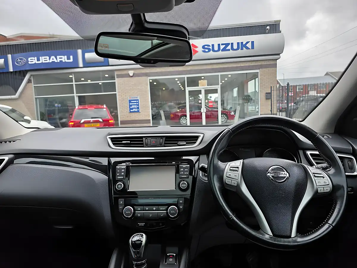Used 2015 Nissan Qashqai Tekna Blue - Interior and Exterior details 7