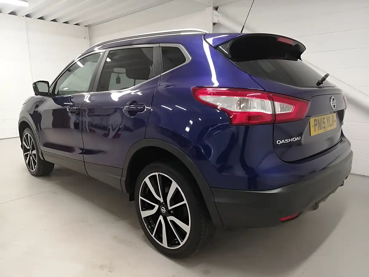 Used 2015 Nissan Qashqai Tekna Blue - Interior and Exterior details 13