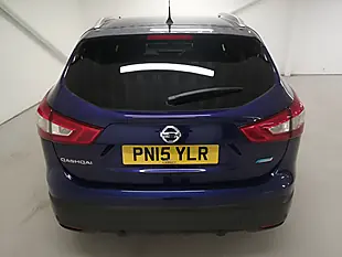 Used 2015 Nissan Qashqai Tekna Blue - Interior and Exterior details 15