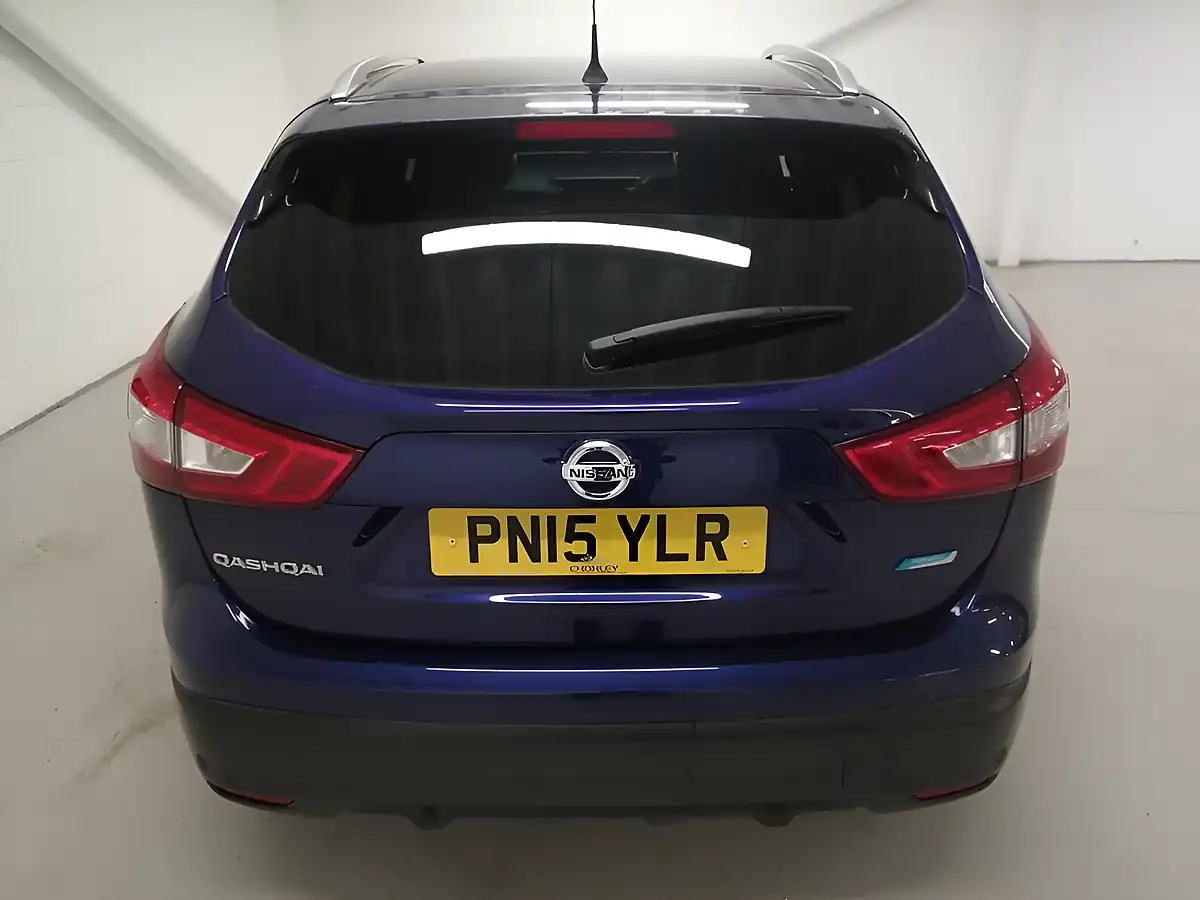 Used 2015 Nissan Qashqai Tekna Blue - Interior and Exterior details 15
