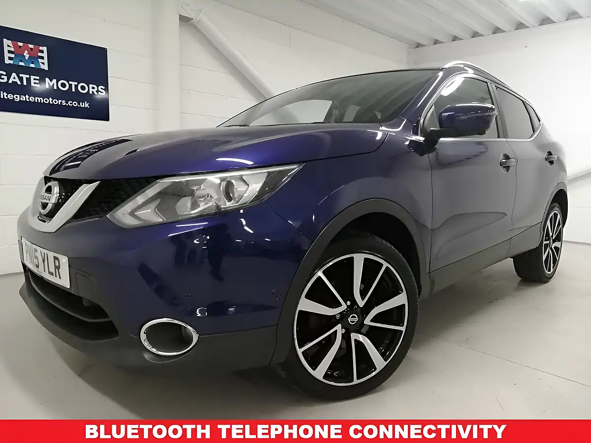 Used 2015 Nissan Qashqai Tekna Blue - Interior and Exterior details 2