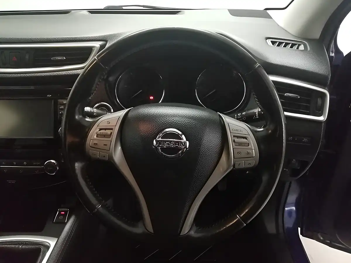 Used 2015 Nissan Qashqai Tekna Blue - Interior and Exterior details 7
