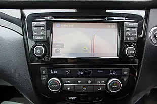 Used 2015 Nissan Qashqai Tekna Blue - Interior and Exterior details 14