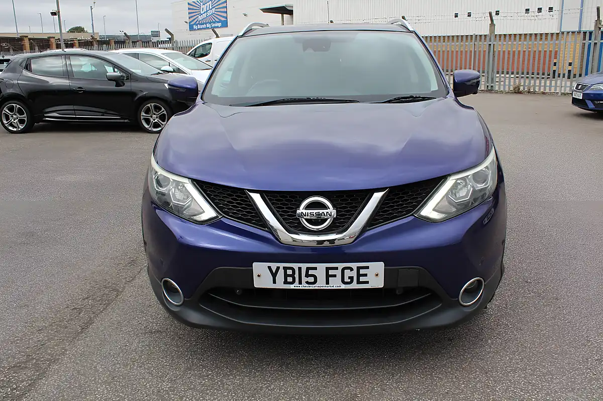 Used 2015 Nissan Qashqai Tekna Blue - Interior and Exterior details 5