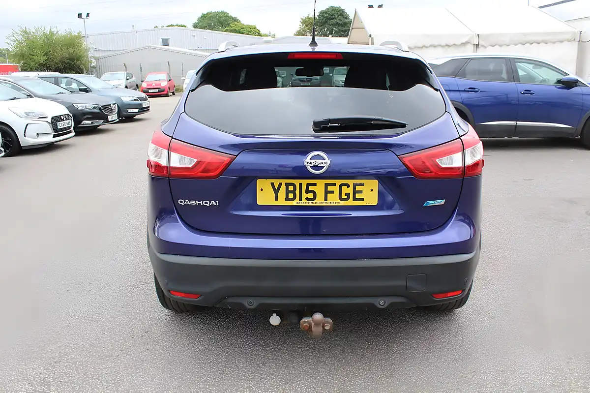 Used 2015 Nissan Qashqai Tekna Blue - Interior and Exterior details 9