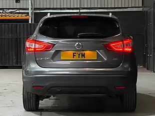 Used 2015 Nissan Qashqai Tekna Grey - Interior and Exterior details 11