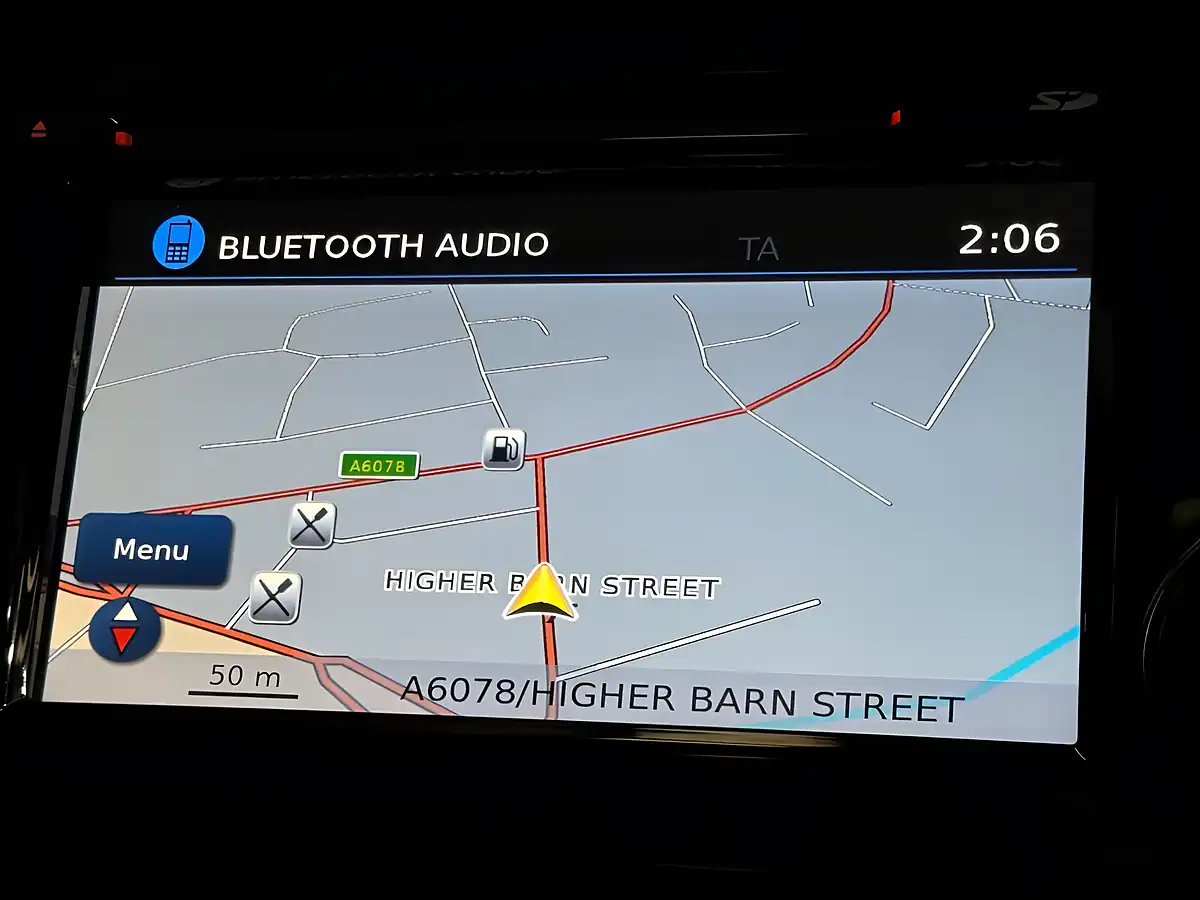 Used 2015 Nissan Qashqai Tekna Grey - Interior and Exterior details 17