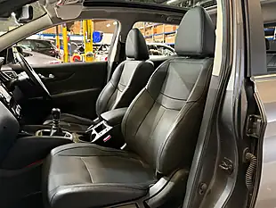 Used 2015 Nissan Qashqai Tekna Grey - Interior and Exterior details 19