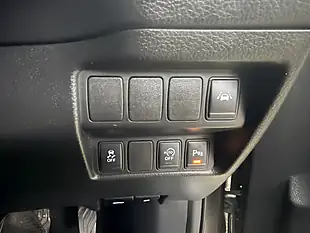 Used 2015 Nissan Qashqai Tekna Grey - Interior and Exterior details 16